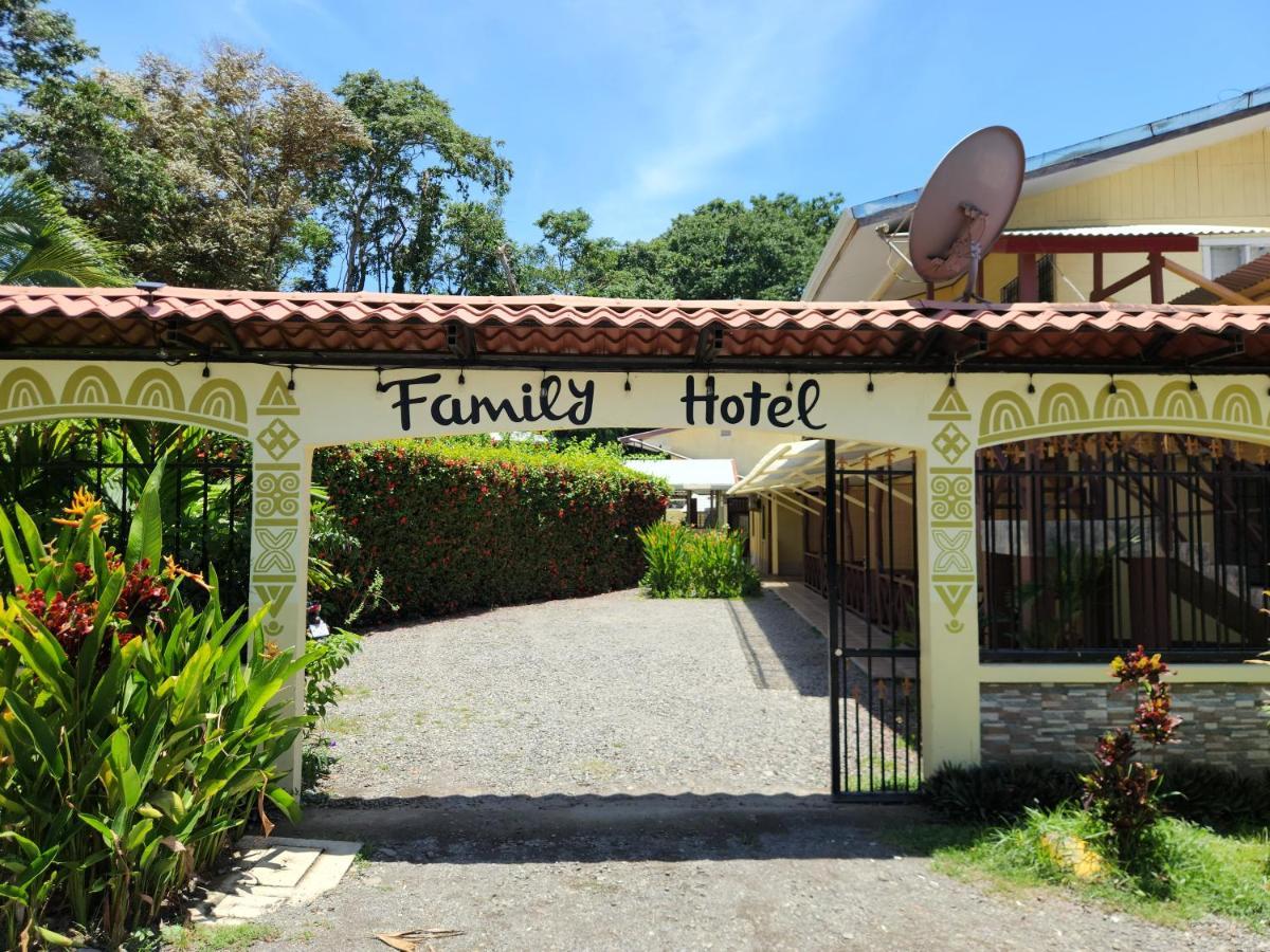 Family Hotel Puerto Viejo de Talamanca Exterior photo